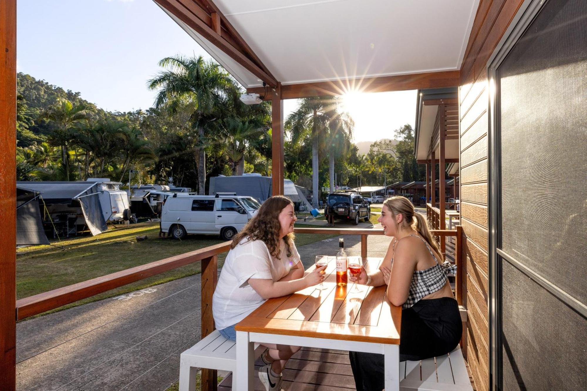 Big4 Whitsundays Tropical Eco Resort Еърли Бийч Екстериор снимка